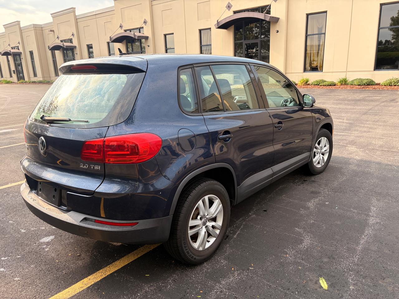 Volkswagen Tiguan S 2013