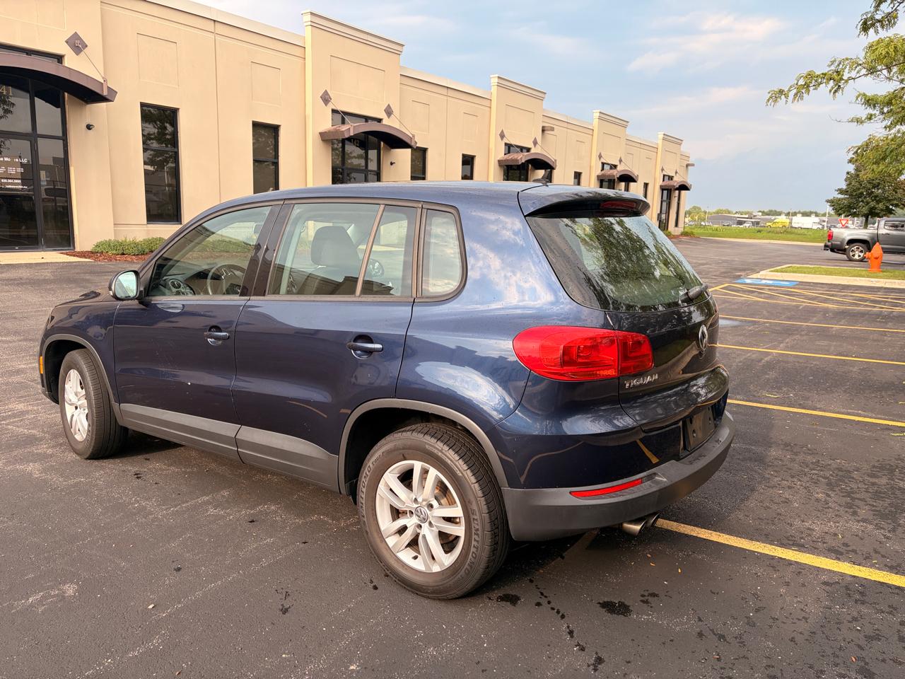 Volkswagen Tiguan S 2013