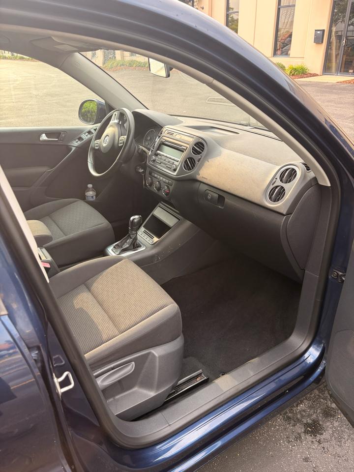 Volkswagen Tiguan S 2013