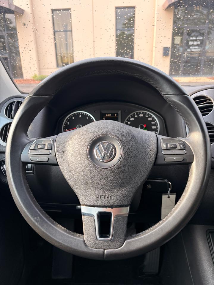 Volkswagen Tiguan S 2013
