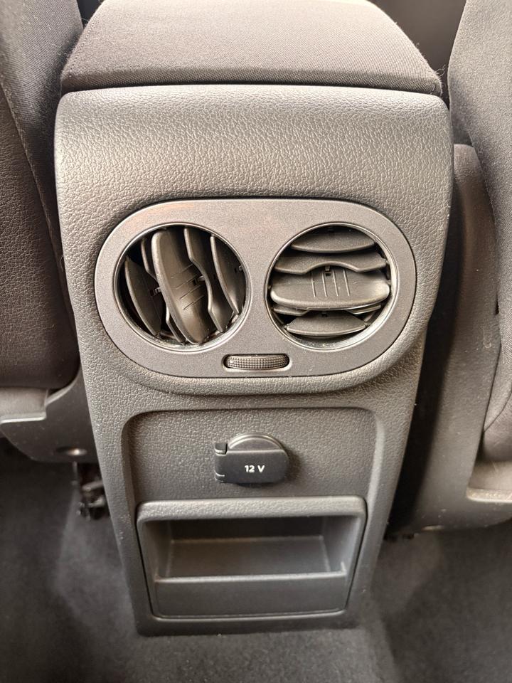 Volkswagen Tiguan S 2013