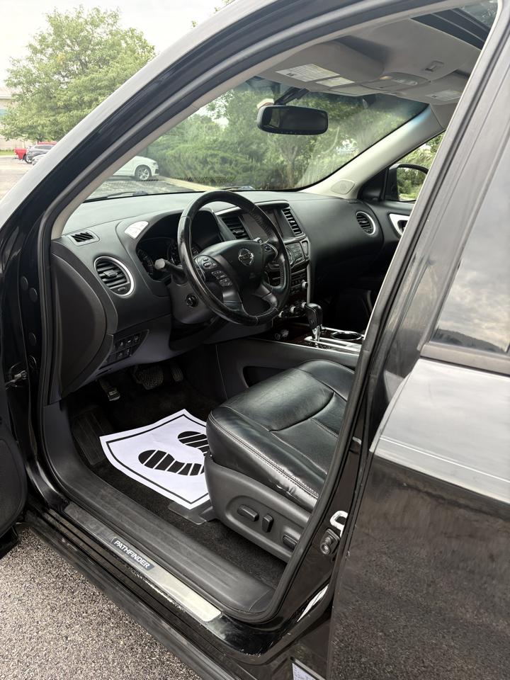 Nissan Pathfinder SV 2WD 2015