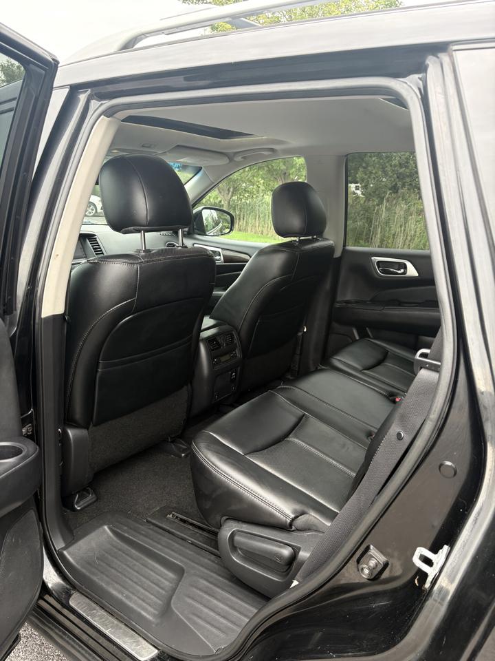 Nissan Pathfinder SV 2WD 2015