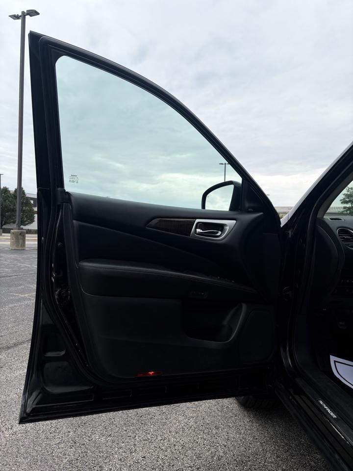 Nissan Pathfinder SV 2WD 2015