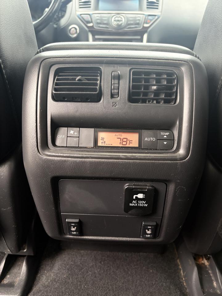 Nissan Pathfinder SV 2WD 2015