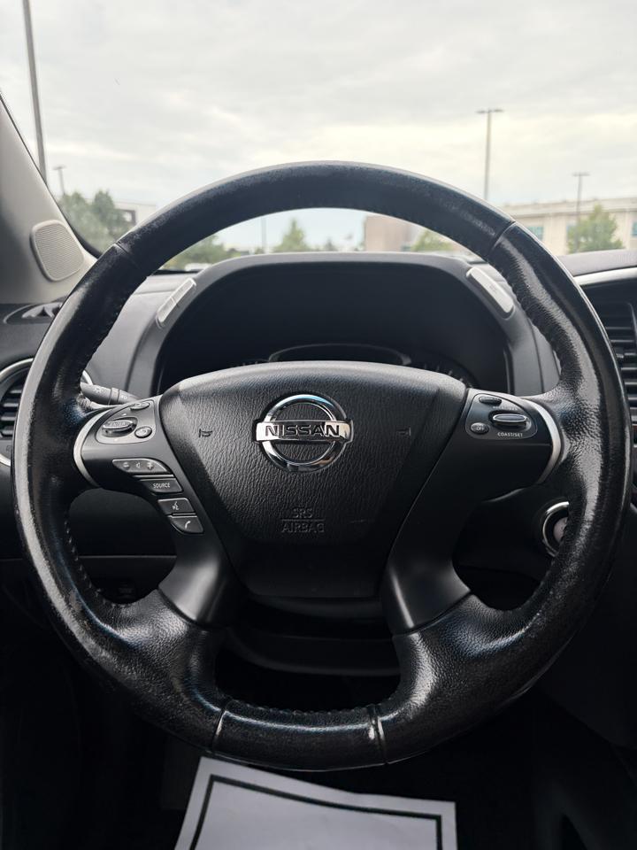 Nissan Pathfinder SV 2WD 2015