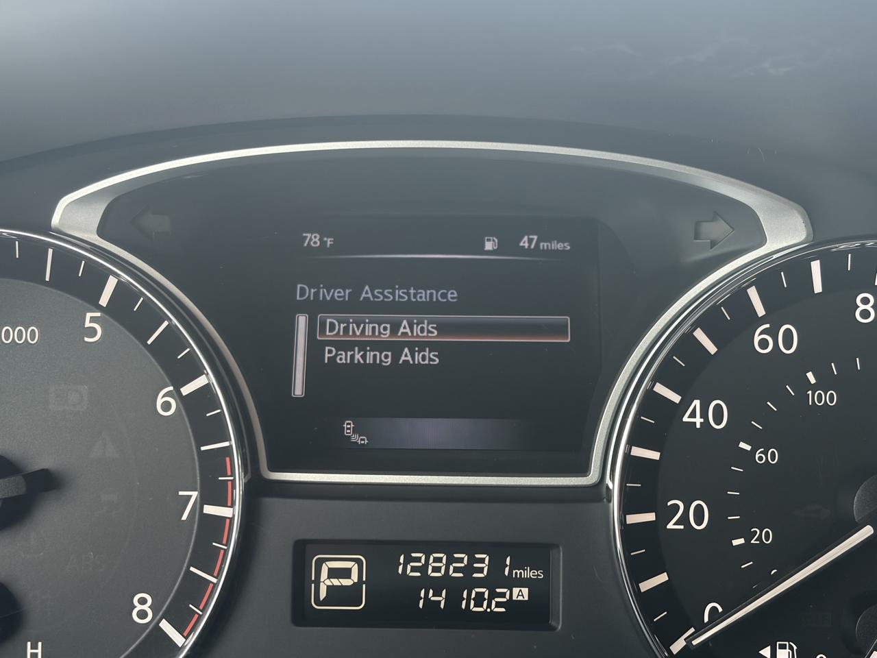 Nissan Pathfinder SV 2WD 2015