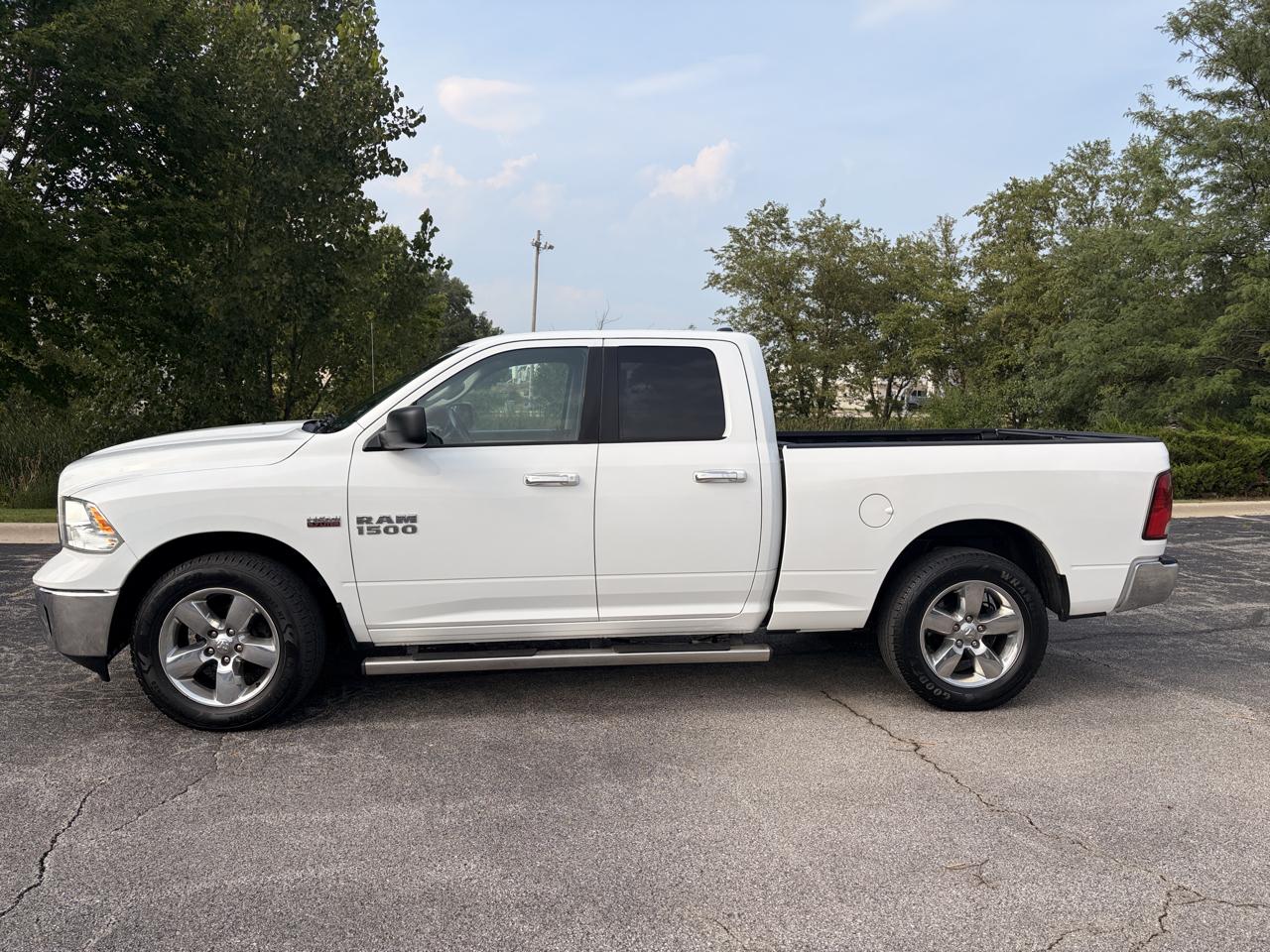 RAM 1500 SLT Quad Cab 4WD 2016