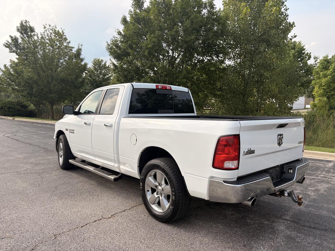 RAM 1500 SLT Quad Cab 4WD 2016