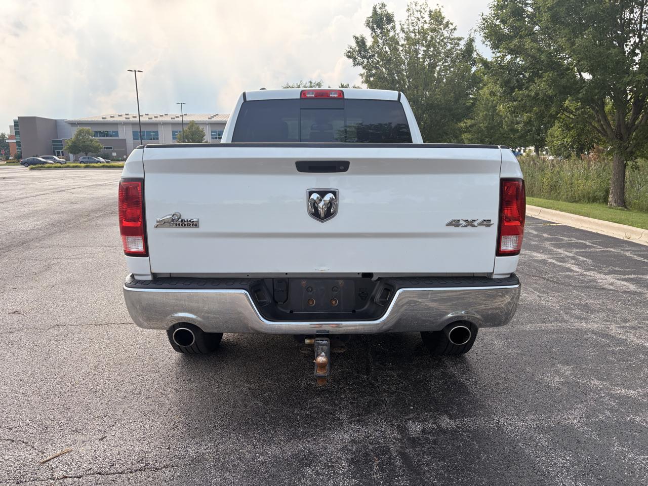 RAM 1500 SLT Quad Cab 4WD 2016