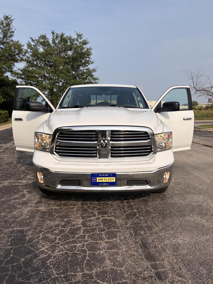 RAM 1500 SLT Quad Cab 4WD 2016