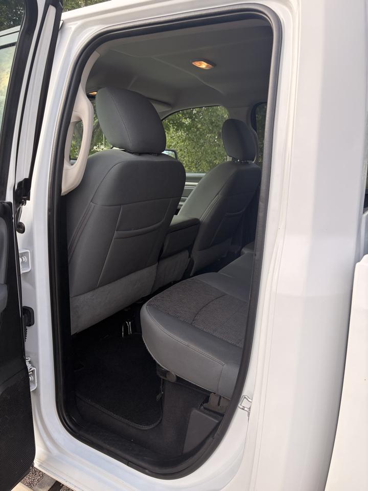 RAM 1500 SLT Quad Cab 4WD 2016