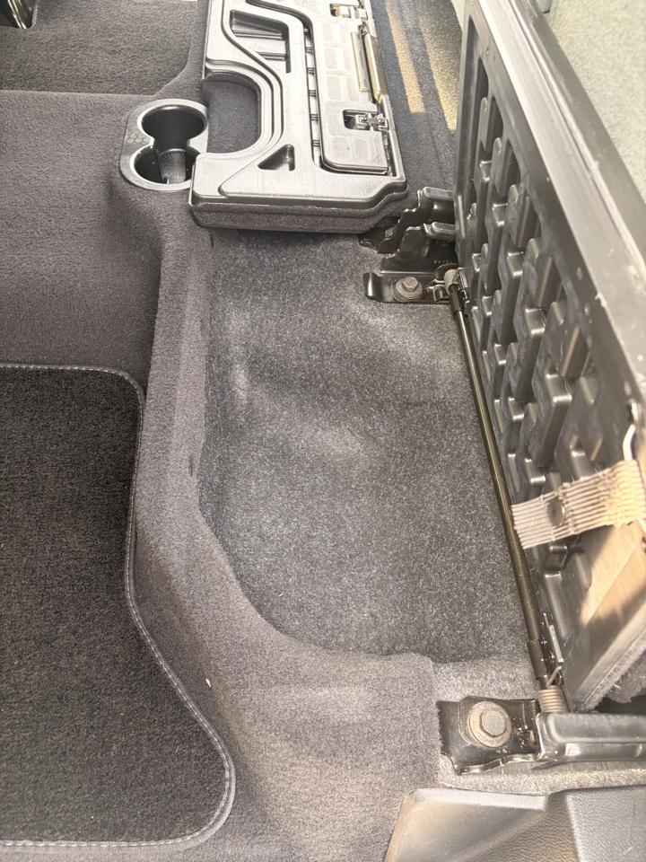RAM 1500 SLT Quad Cab 4WD 2016