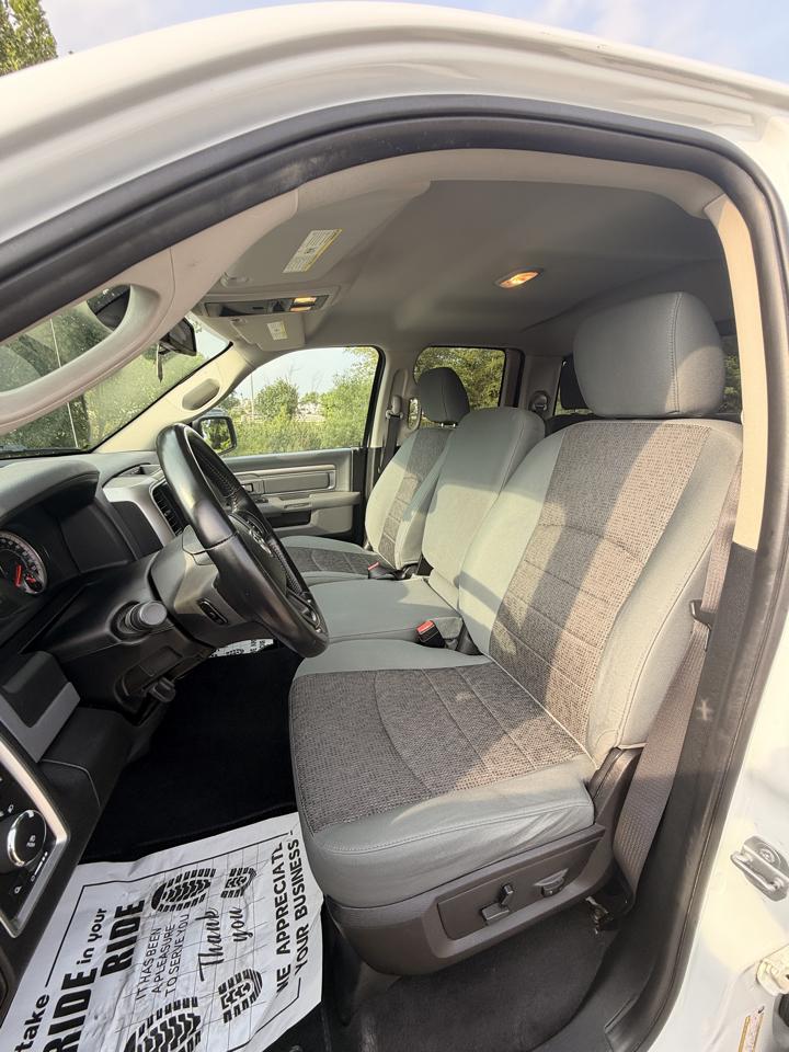 RAM 1500 SLT Quad Cab 4WD 2016