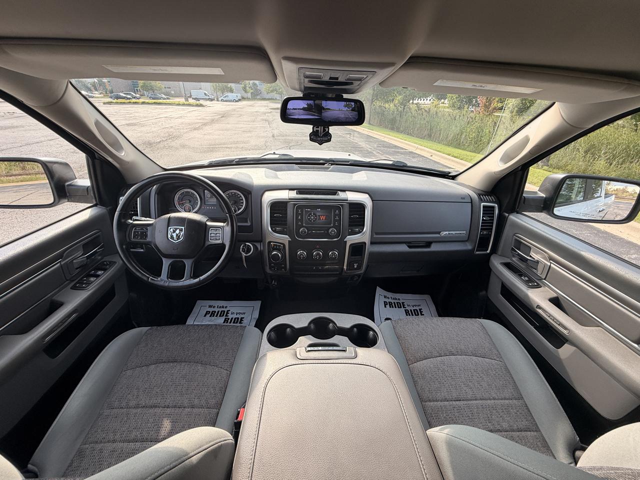 RAM 1500 SLT Quad Cab 4WD 2016