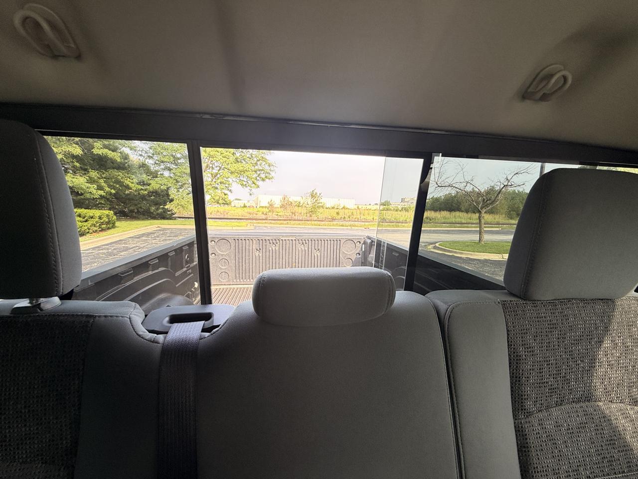 RAM 1500 SLT Quad Cab 4WD 2016