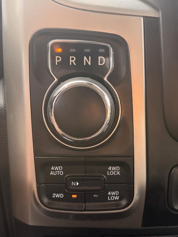 RAM 1500 SLT Quad Cab 4WD 2016