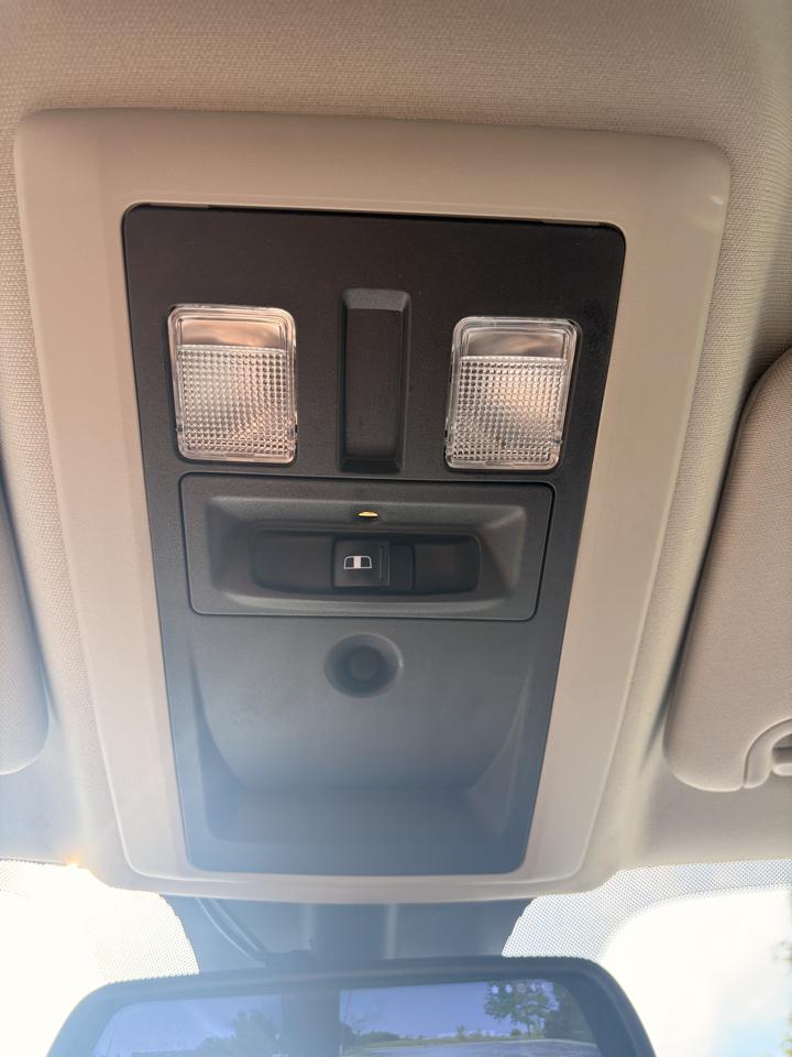 RAM 1500 SLT Quad Cab 4WD 2016