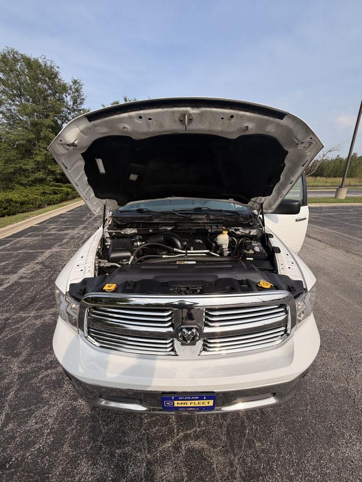 RAM 1500 SLT Quad Cab 4WD 2016