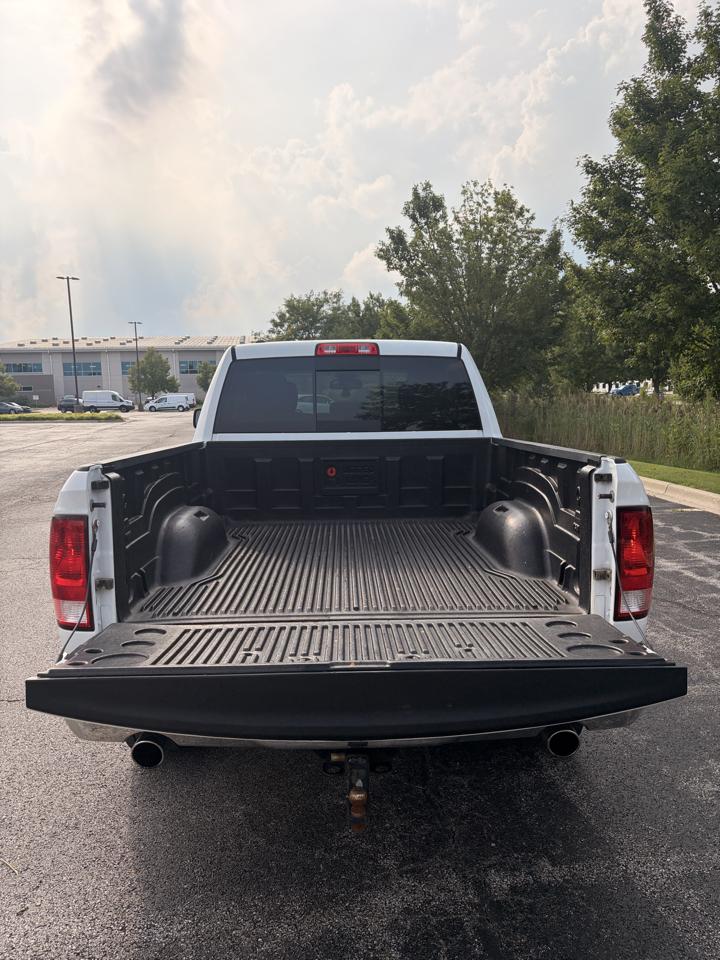 RAM 1500 SLT Quad Cab 4WD 2016