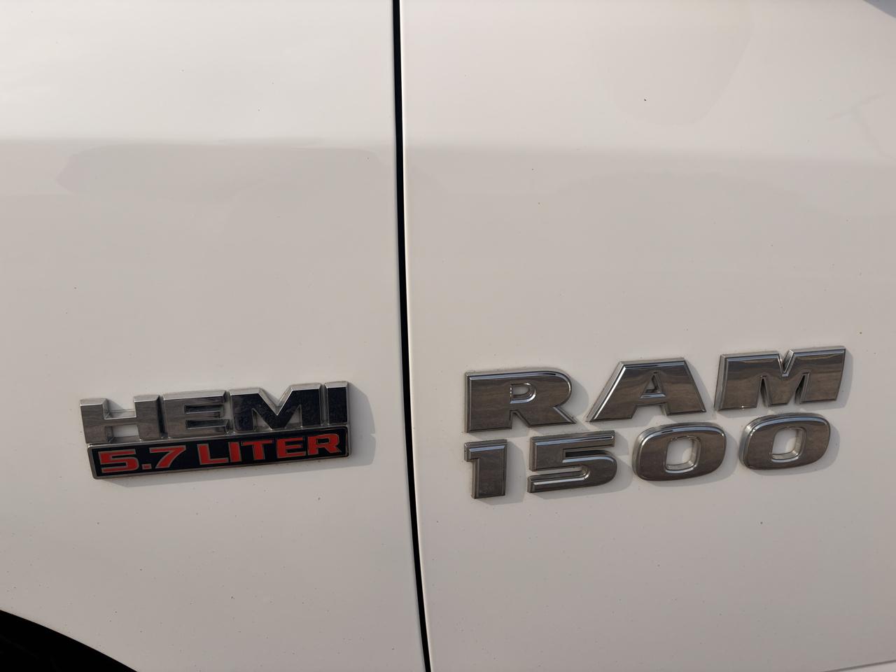 RAM 1500 SLT Quad Cab 4WD 2016