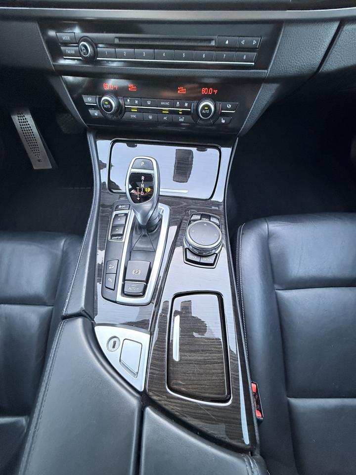 BMW 5-Series 535i xDrive 2016