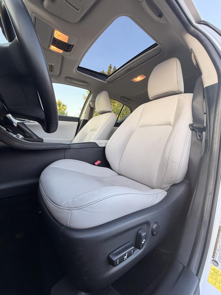 Lexus CT 200h Base 2012