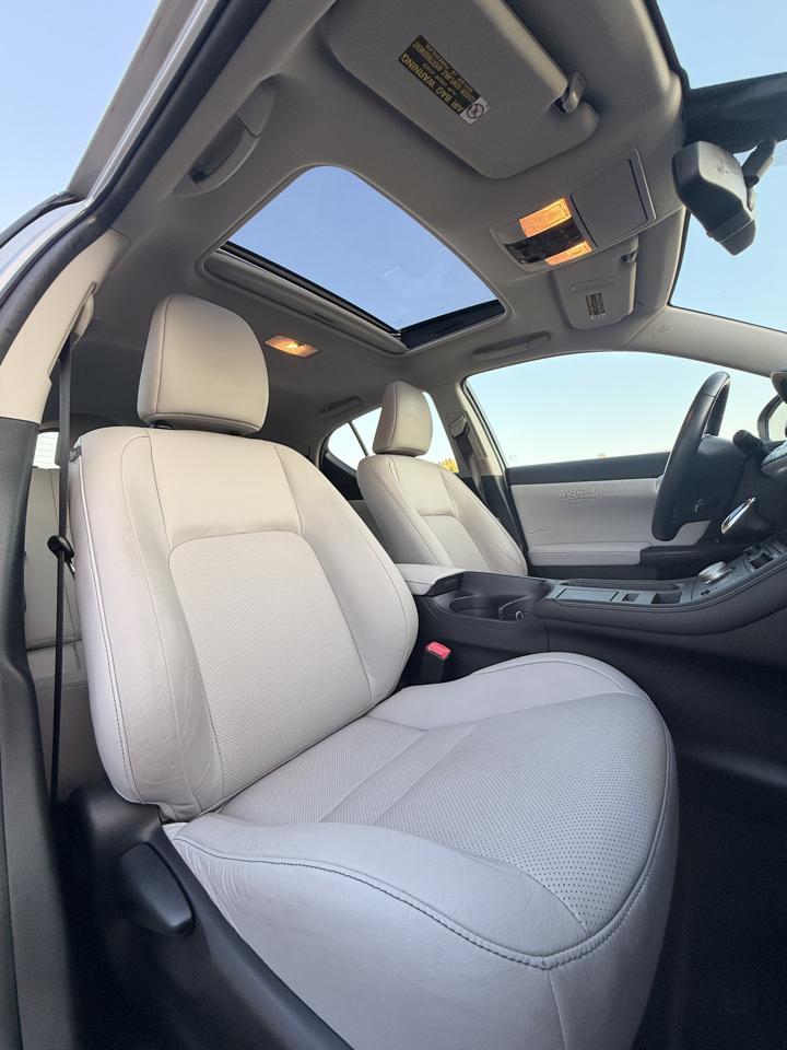 Lexus CT 200h Base 2012