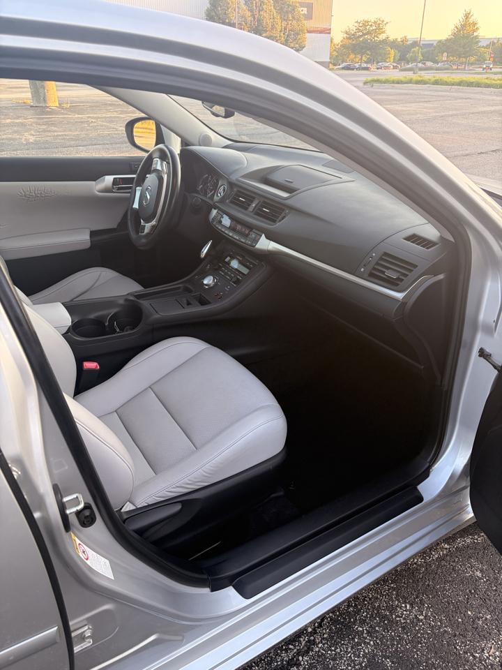 Lexus CT 200h Base 2012