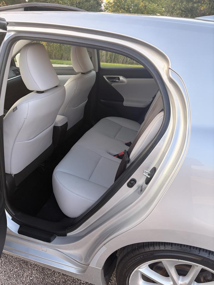 Lexus CT 200h Base 2012