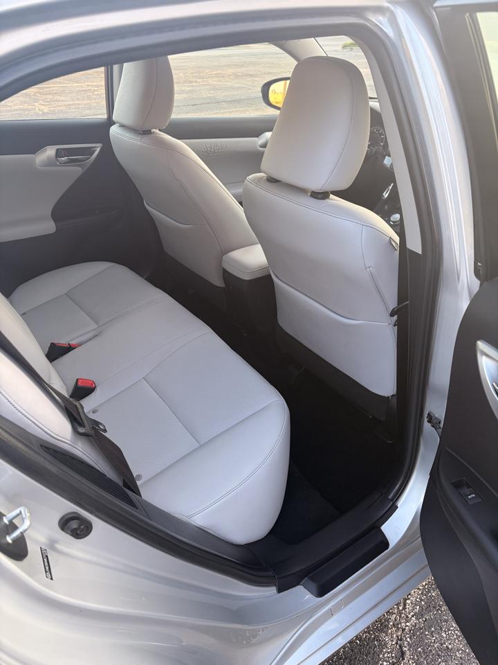 Lexus CT 200h Base 2012