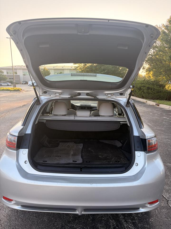 Lexus CT 200h Base 2012