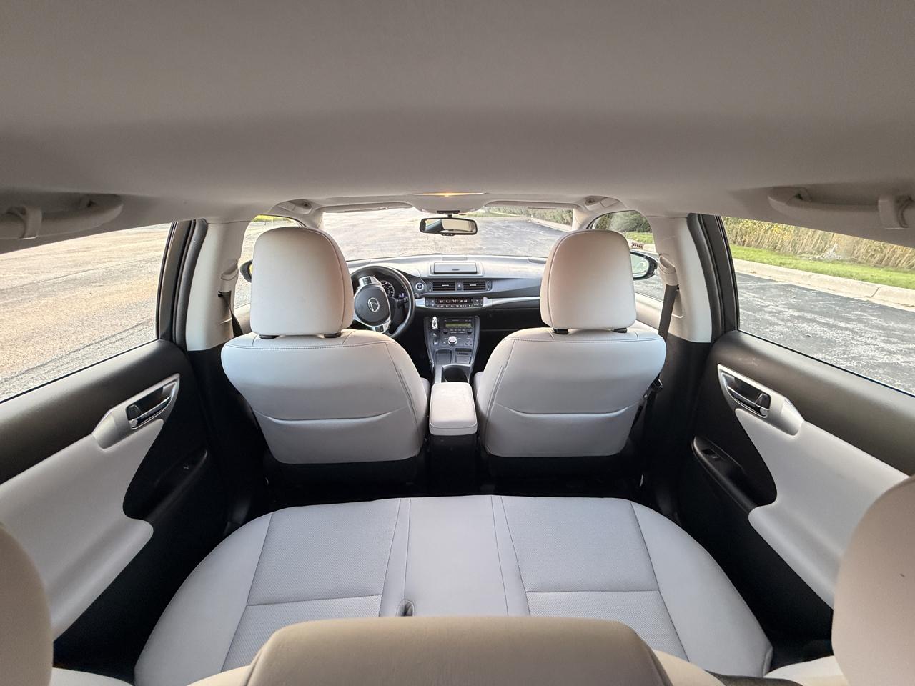 Lexus CT 200h Base 2012
