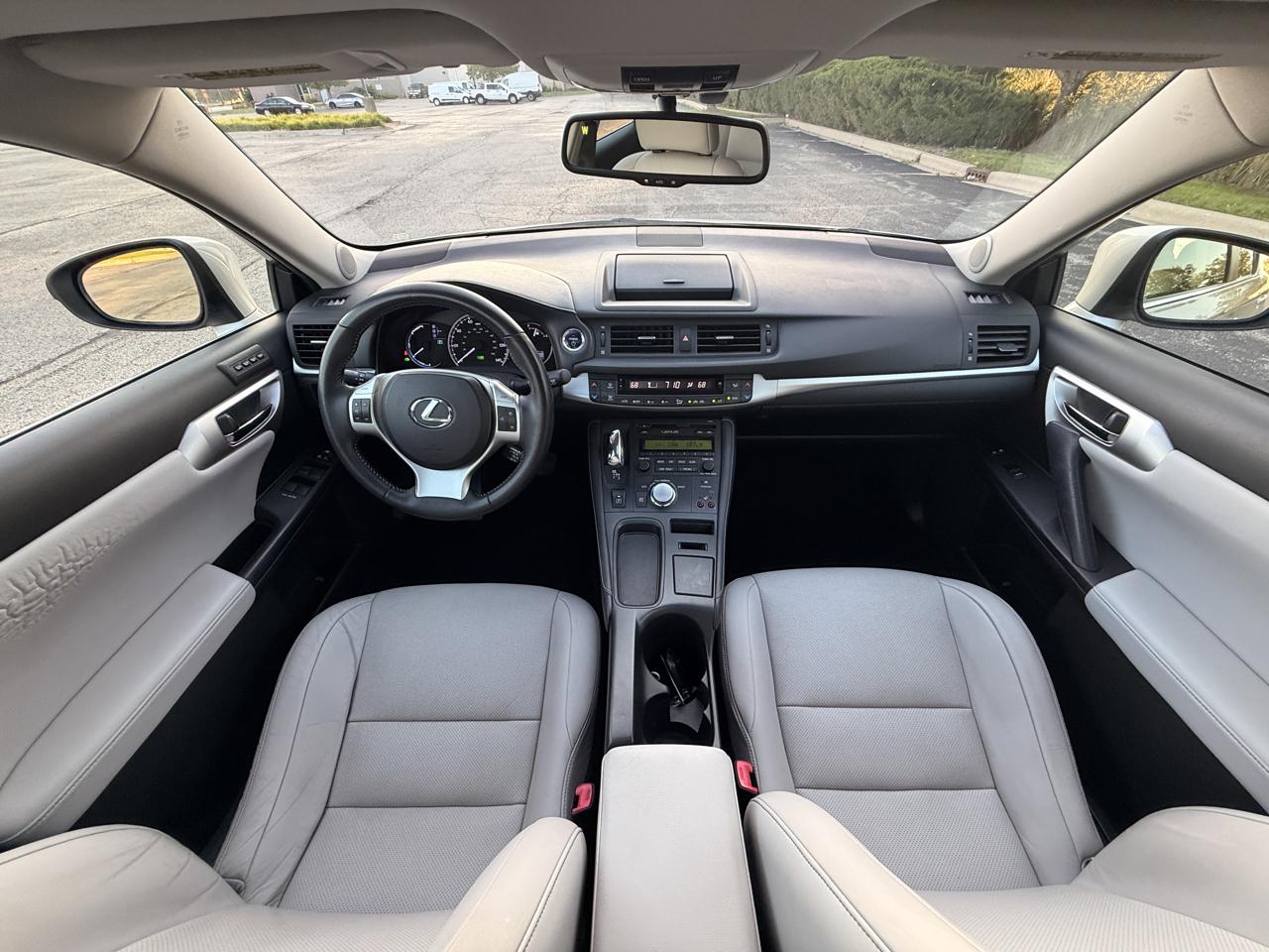 Lexus CT 200h Base 2012