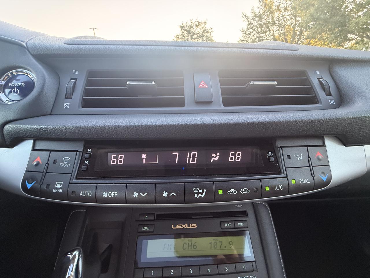 Lexus CT 200h Base 2012