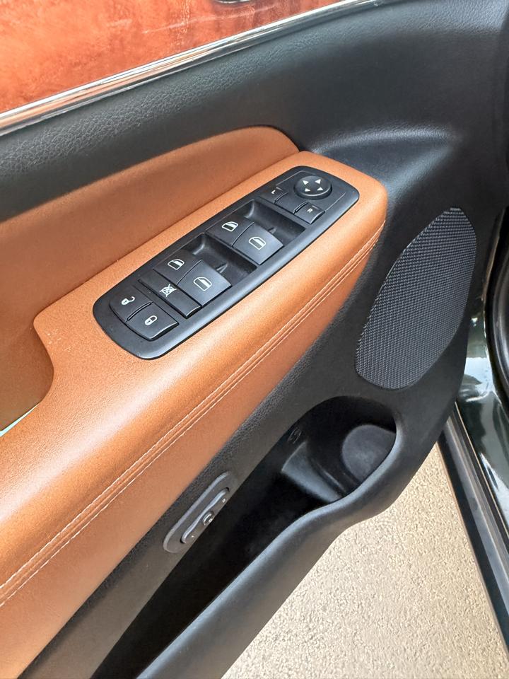 Jeep Grand Cherokee Overland 4WD 2011