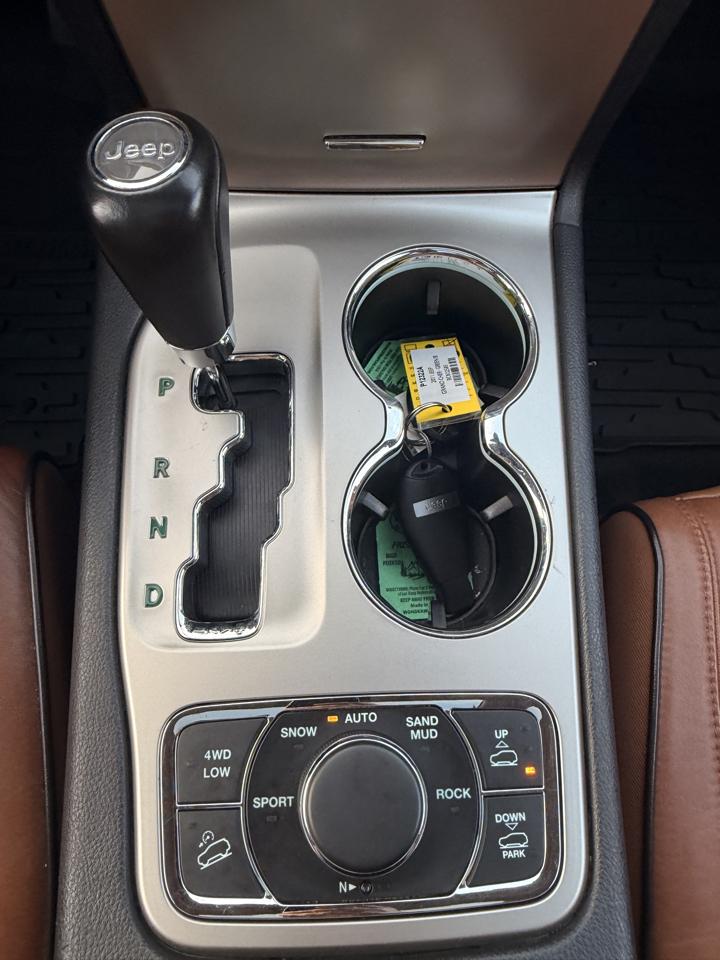 Jeep Grand Cherokee Overland 4WD 2011