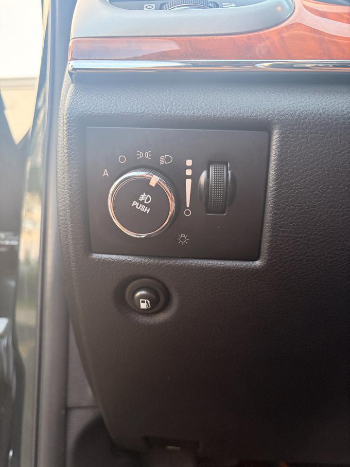 Jeep Grand Cherokee Overland 4WD 2011