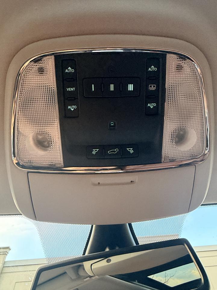 Jeep Grand Cherokee Overland 4WD 2011