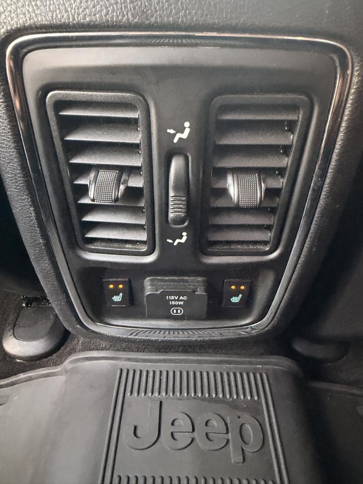 Jeep Grand Cherokee Overland 4WD 2011