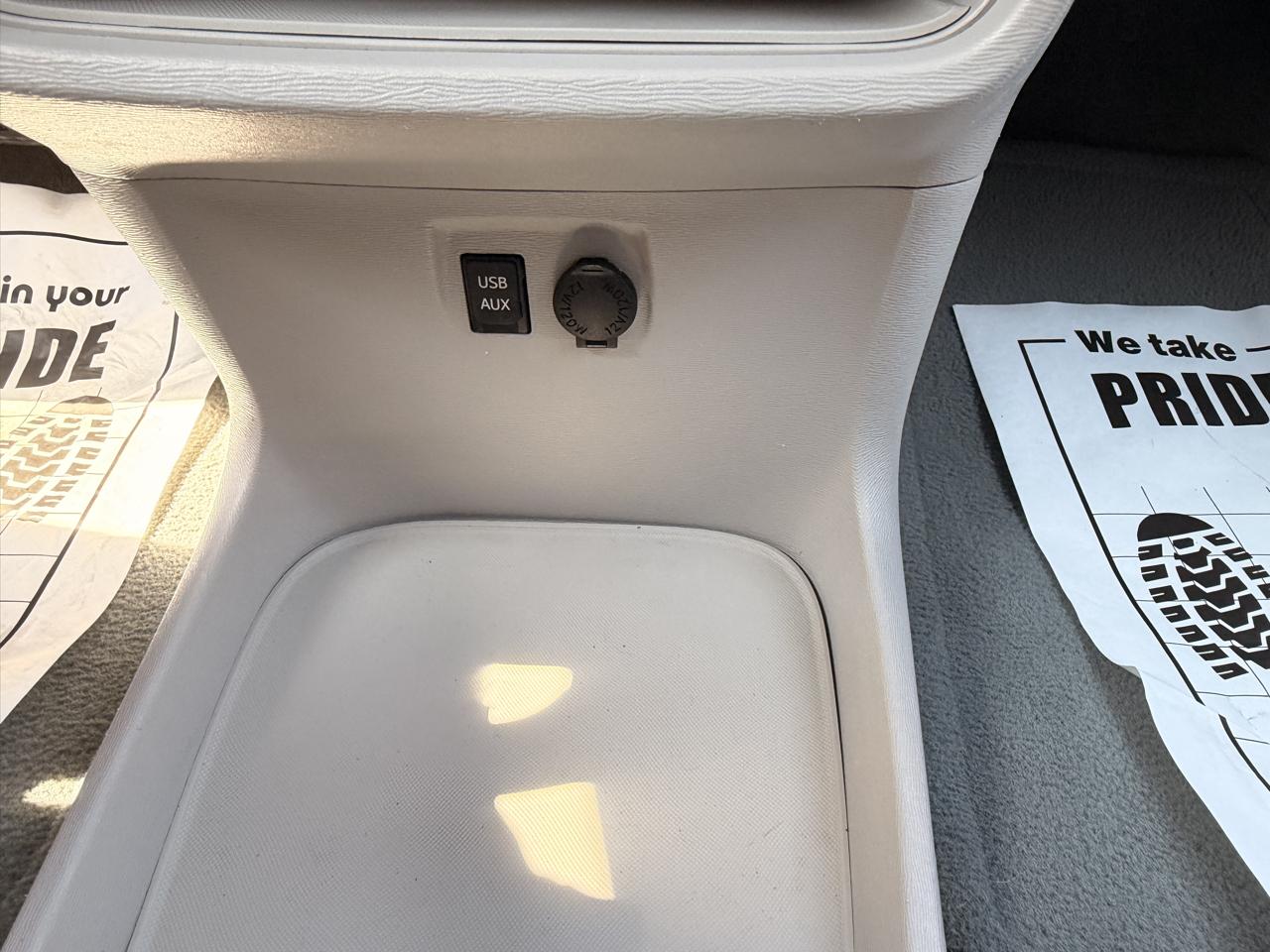 Toyota Sienna LE FWD 8-Passenger V6 2013