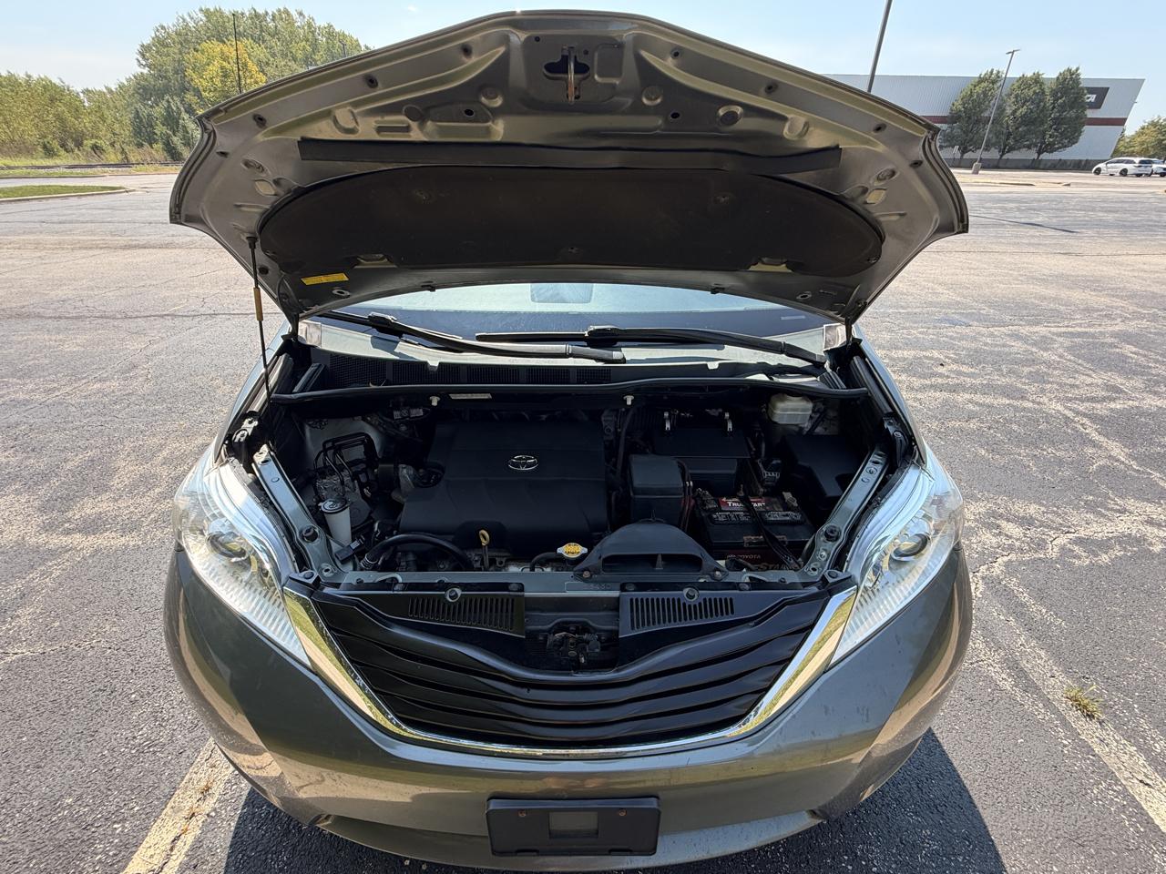 Toyota Sienna LE FWD 8-Passenger V6 2013