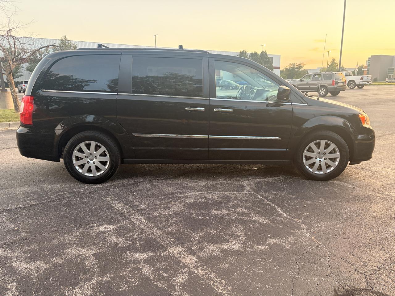 Chrysler Town & Country Touring 2016