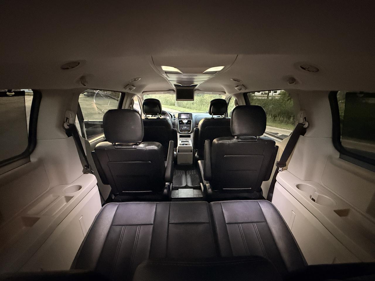 Chrysler Town & Country Touring 2016