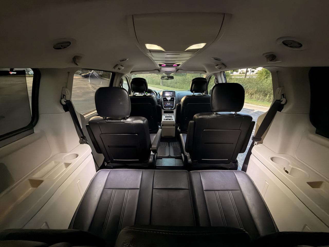 Chrysler Town & Country Touring 2016