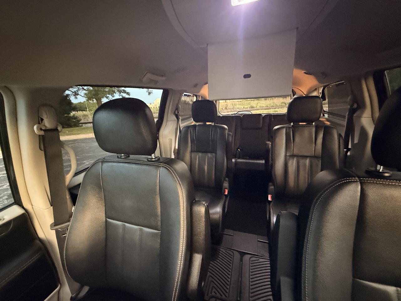 Chrysler Town & Country Touring 2016