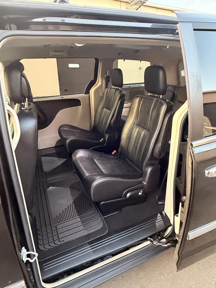 Chrysler Town & Country Touring 2016