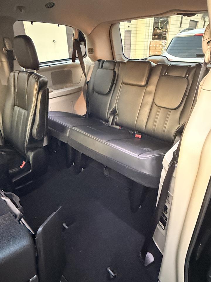 Chrysler Town & Country Touring 2016