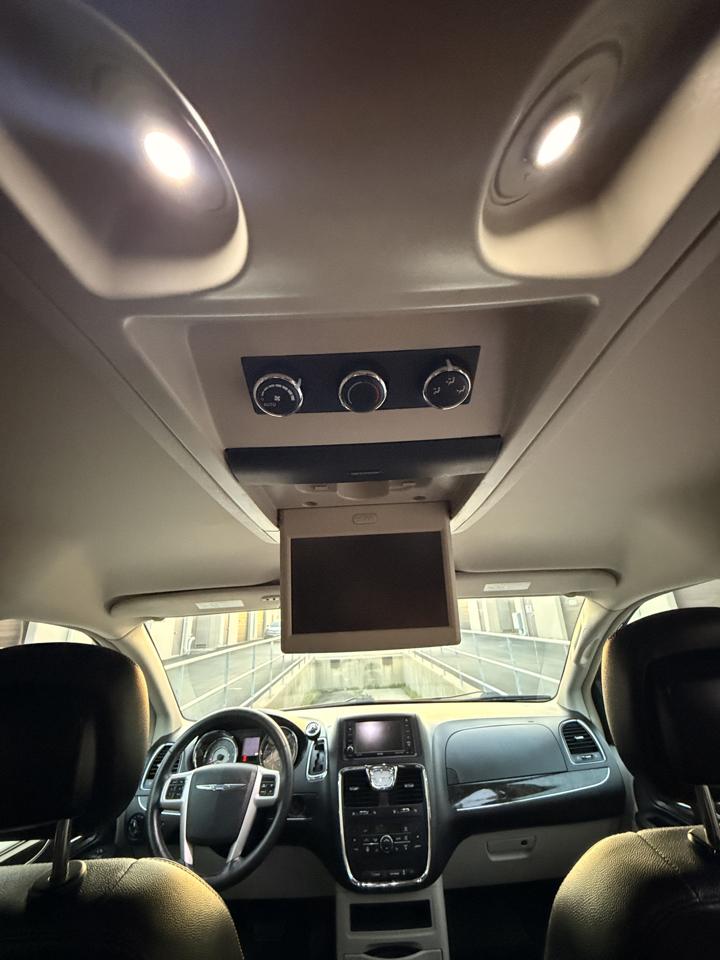 Chrysler Town & Country Touring 2016