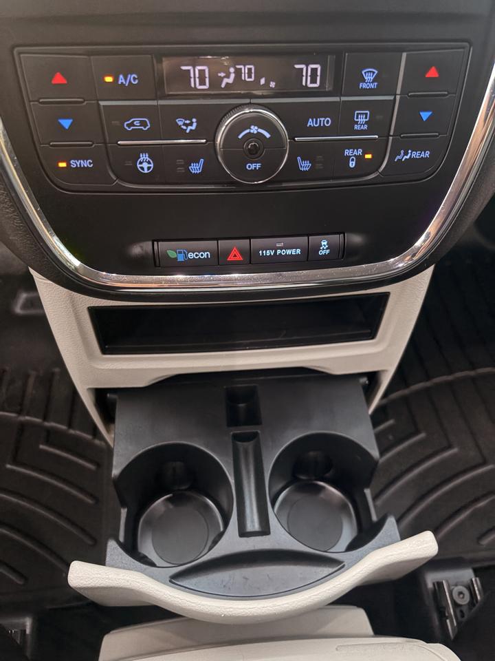 Chrysler Town & Country Touring 2016